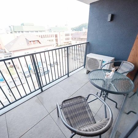 Brand New Luxury Apartment In The Heart Of Брашов Экстерьер фото