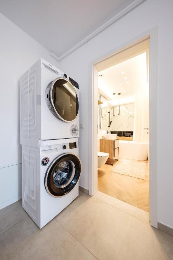 Brand New Luxury Apartment In The Heart Of Брашов Экстерьер фото