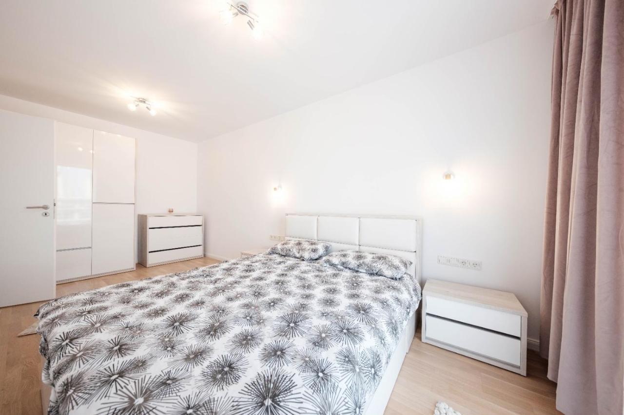 Brand New Luxury Apartment In The Heart Of Брашов Экстерьер фото