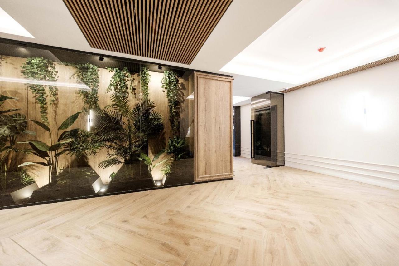 Brand New Luxury Apartment In The Heart Of Брашов Экстерьер фото