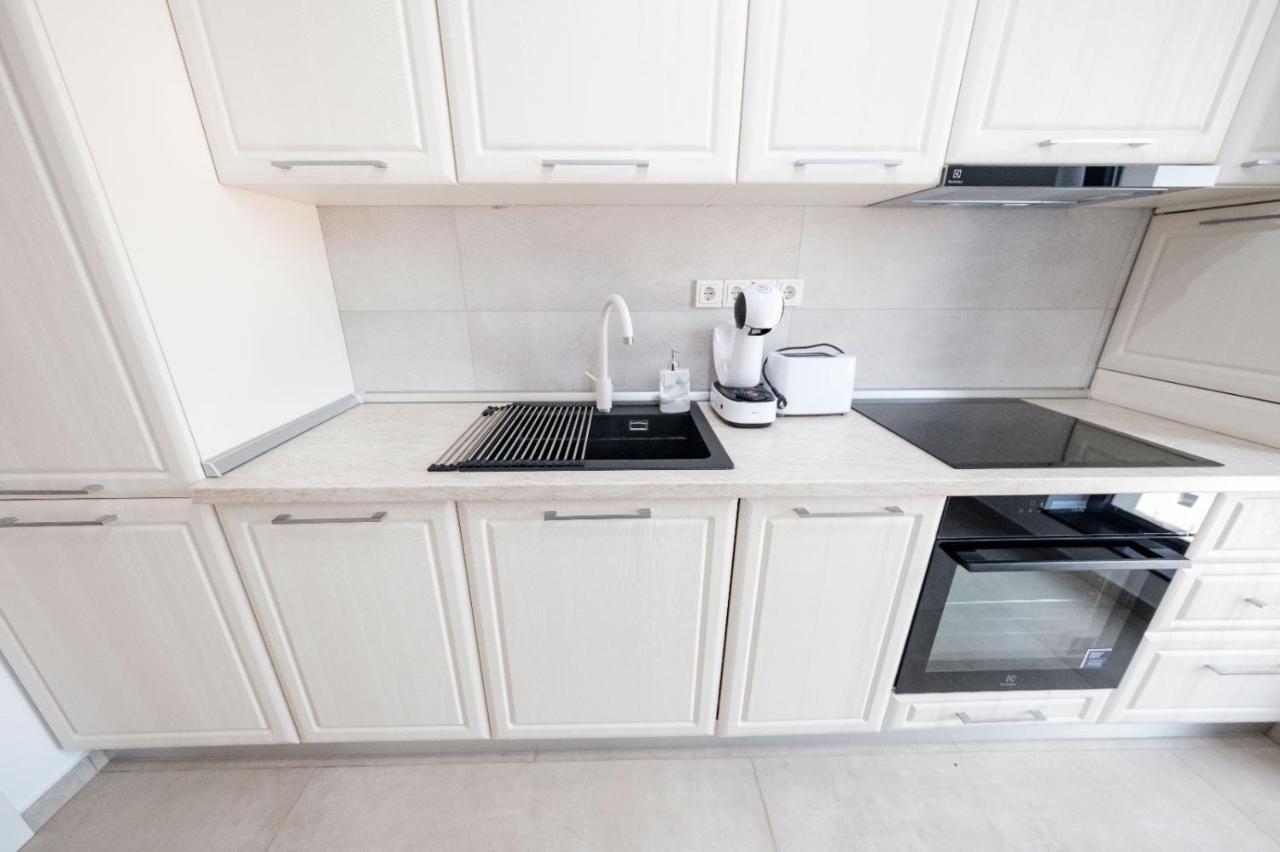 Brand New Luxury Apartment In The Heart Of Брашов Экстерьер фото